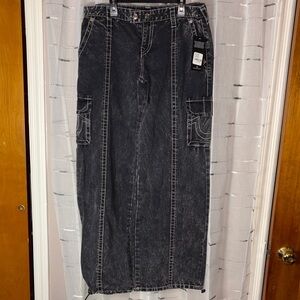 True Religion Bobbi Low Rise Big T Relaxed Cargo Pant NWT Size 28 waist